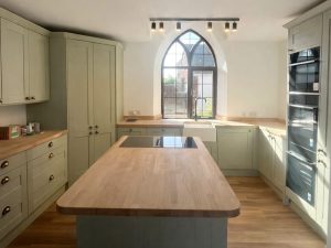 Full kitchen transformations from start to finish. Bespoke kitchen fitting • Professional spray finishes • Flooring supplied & installed From design to completion — one team, one standard, premium results every time 2K durable finishes • Worktops